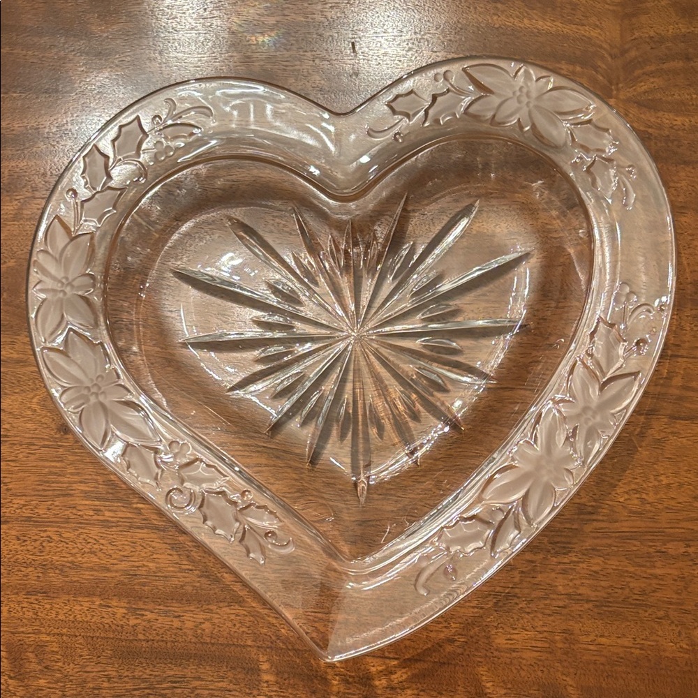 Heart-Shaped Glass Dish with Floral Design - Picture 2 of 7